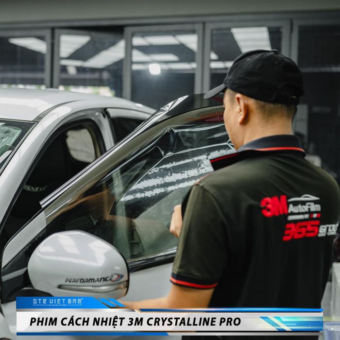 Không gian làm việc chuyên nghiệp tại H2K AutoCare and Detailing