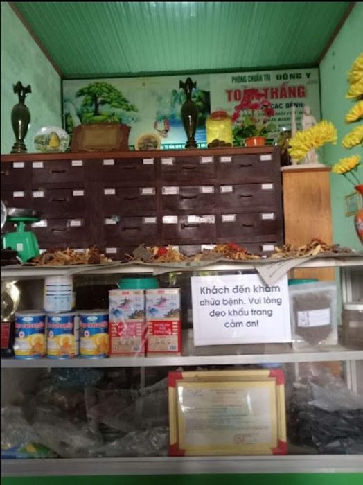 Cửa hàng chuyên cung cấp hoa viếng đám tang tại quận Tây Hồ