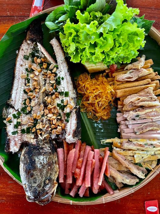 Khám phá vẻ đẹp hoang sơ của Khu Du Lịch Lung Cột Cầu
