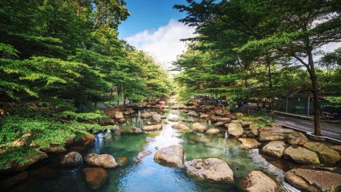 Thác nước hùng vĩ và cảnh quan thiên nhiên tại Thủy Châu