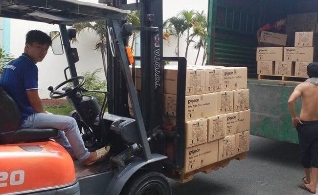 Chúng tôi cam kết sẽ bồi thường 100% giá trị hàng hóa trong trường hợp không may xảy ra sơ suất, để bảo vệ quyền lợi của quý khách hàng.