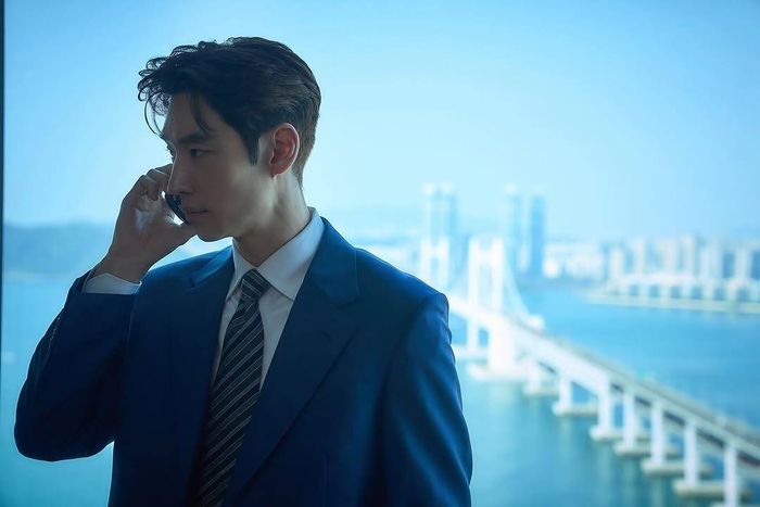 Nhân vật trung tâm In Beom (Lee Je Hoon) được khắc họa với những nét tính cách phức tạp đậm chất phản diện