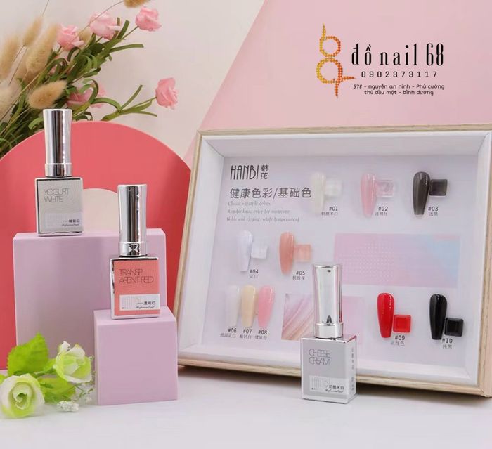 Không gian trưng bày đầy màu sắc tại Đồ Nails 68