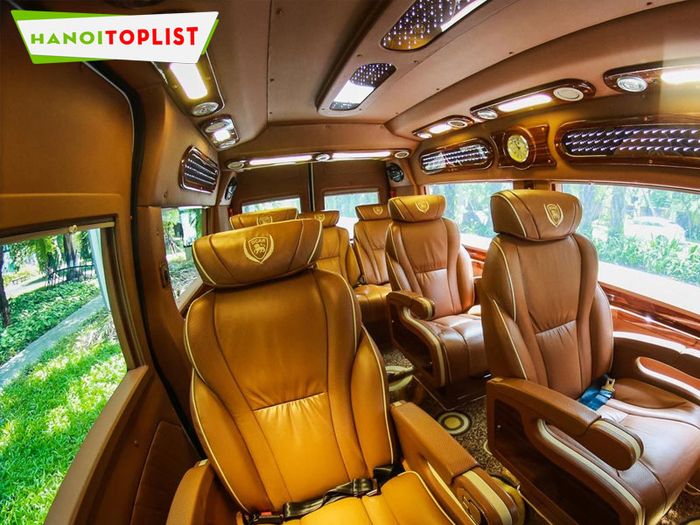xe-viet-nam-limousine-Tripi