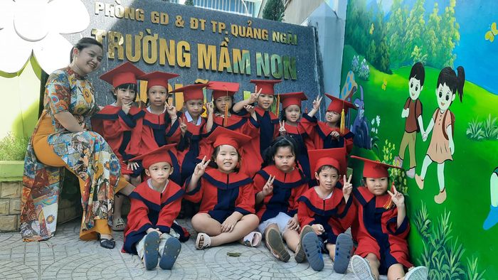 Hoạt động vui chơi bổ ích của các bé tại Trường Mầm non Nghĩa Lộ
