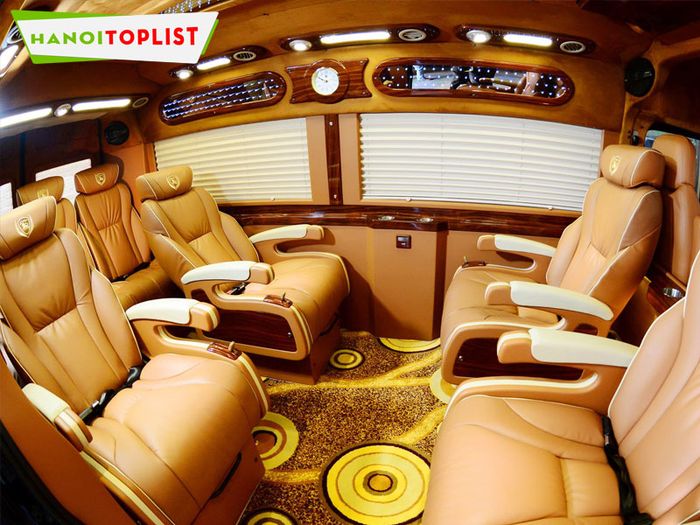 tuan-nghia-xe-limousine-ha-noi-nam-dinh-don-tra-tan-noi-Tripi