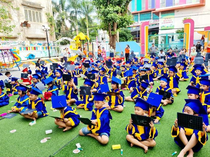 Khuôn viên xanh mát tại Trường Mầm Non Bình Minh