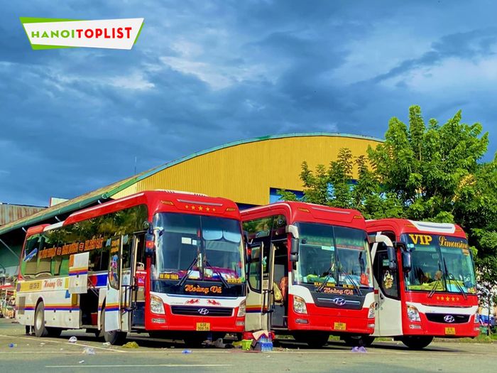 xe-khach-hoang-vu-trien-vong-Mytour