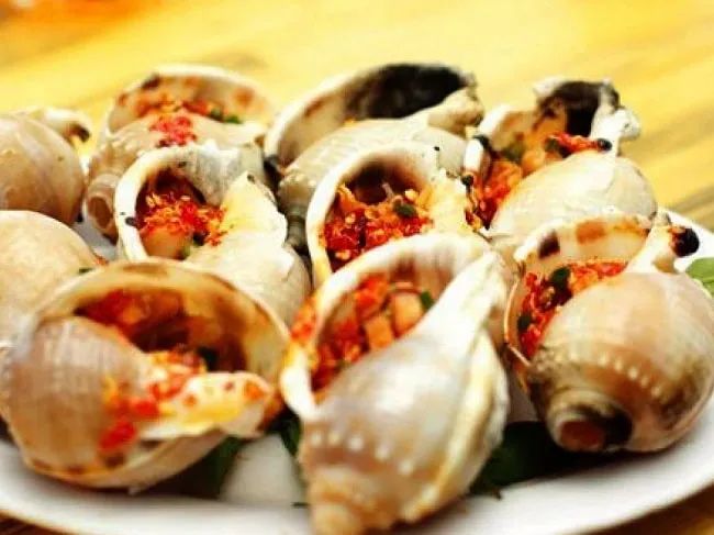 Quán Ốc Phương, nằm trong danh sách Top 10 quán ốc ngon và hút khách nhất tại TP.HCM, luôn là điểm đến lý tưởng cho những tín đồ yêu thích ẩm thực ốc.