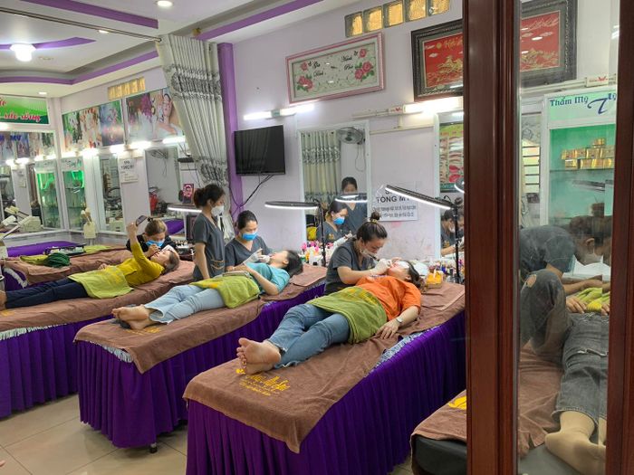 Khám phá không gian sang trọng và dịch vụ đẳng cấp tại Thẩm Mỹ Viện Tòng My qua hình ảnh 1