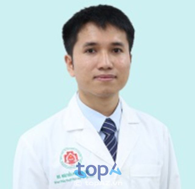 Bác sĩ Nguyễn Phương Tiến - chuyên gia phẫu thuật thẩm mỹ tại Hà Nội.