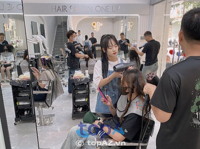 One Up Hair Salon & Academy - Điểm đến lý tưởng cho nghệ thuật tạo mẫu tóc tại Hải Dương