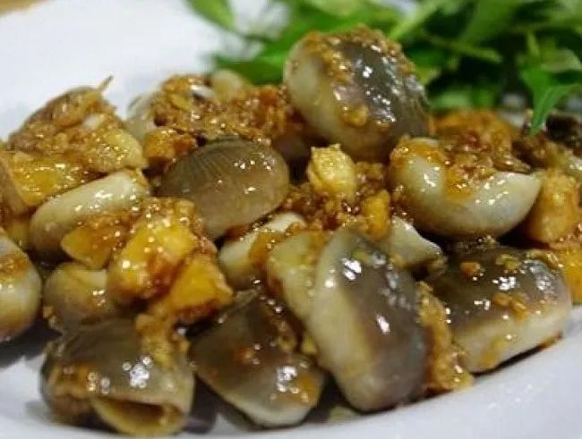 Quán ốc Oanh được xếp vào top 10 quán ốc ngon và hút khách nhất tại TP.HCM