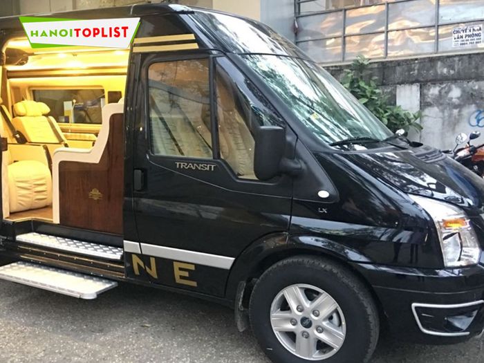 van-anh-limousine-tien-nghi-dot-pha-Mytour