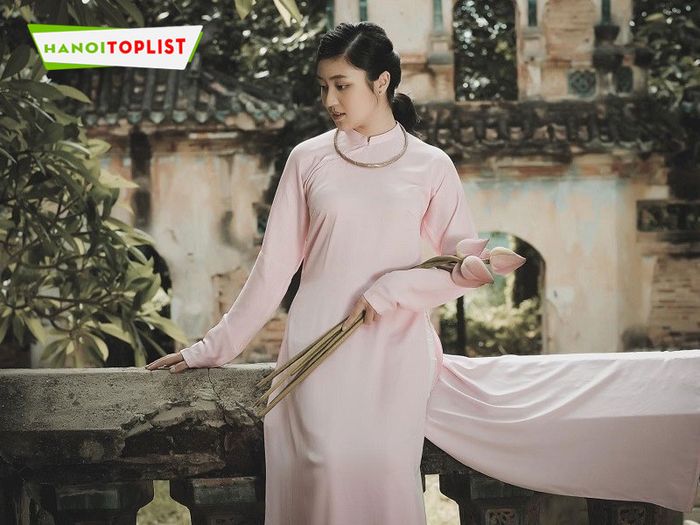 ao-dai-minh-thao-Tripi