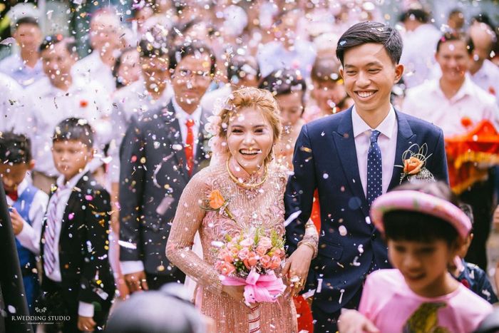 Khoảnh khắc cưới đáng nhớ qua ống kính R.Wedding