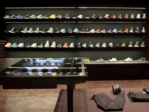 Top 10 cửa hàng giày Sneaker đẹp và chất lượng nhất tại TPHCM 10
