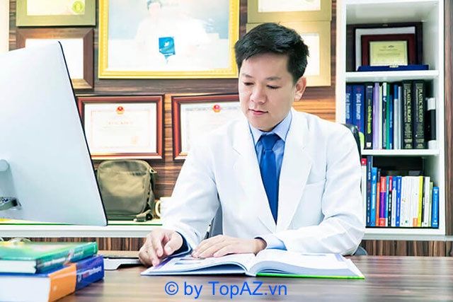 Bác sĩ nâng mông xuất sắc tại TPHCM, nổi bật với những ca phẫu thuật tinh tế và kết quả ấn tượng.