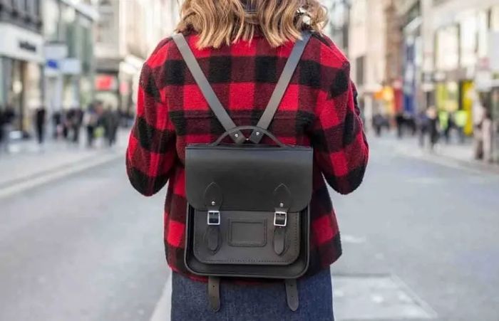 Top 10 địa chỉ bán balo da nam nữ chất lượng nhất 2024