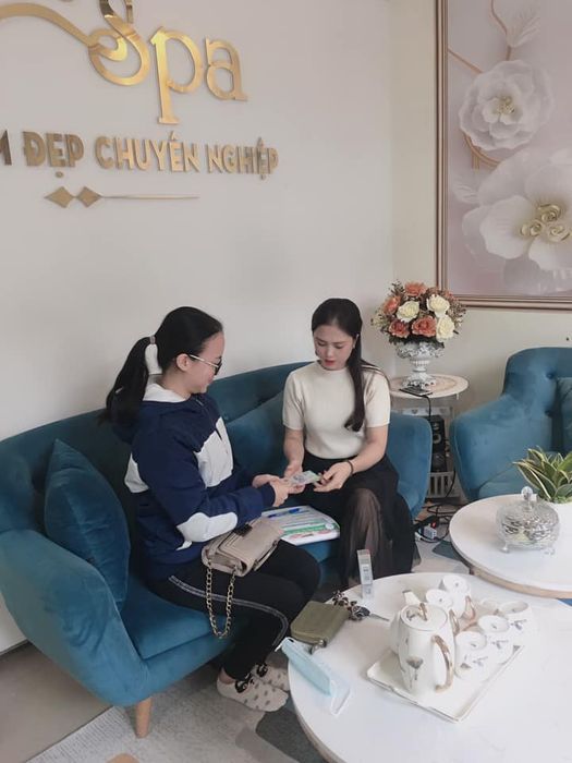 Không gian sang trọng và tiện nghi tại Helen Kim Cúc Beauty Center