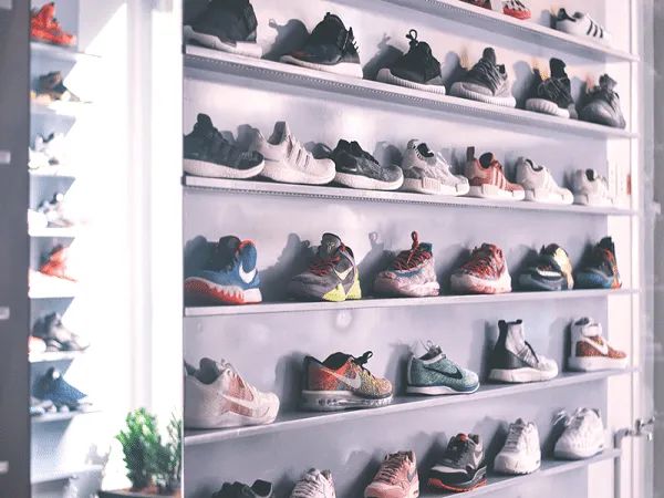 Top 10 cửa hàng giày Sneaker đẹp và chất lượng nhất tại TPHCM 07
