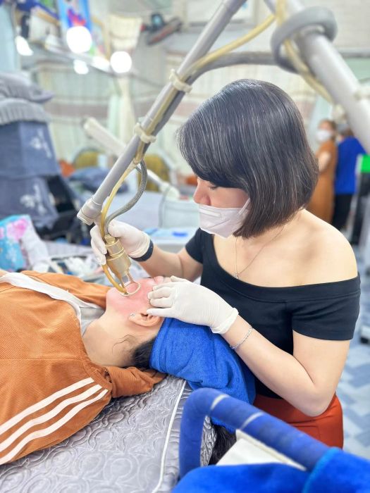 Không gian trị liệu mụn chuyên nghiệp tại Linh Đa Spa