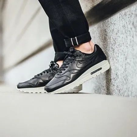 Top 10 cửa hàng giày Sneaker đẹp và chất lượng nhất tại TPHCM 06