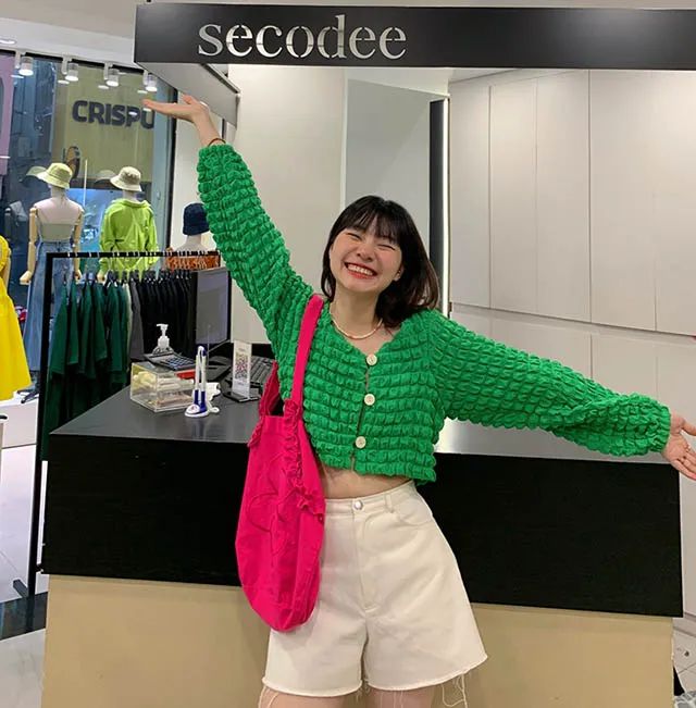Secodee là một shop quần áo mang đậm phong cách Hàn Quốc, nổi bật với những bộ trang phục tinh tế và trẻ trung.