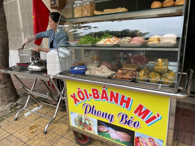 Xôi - Bánh mì Phong Béo - Đặc sản Hóc Môn