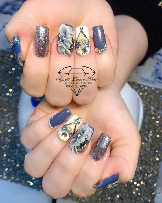 Không gian sang trọng và tác phẩm nghệ thuật tại Nguyệt Luxury Nails