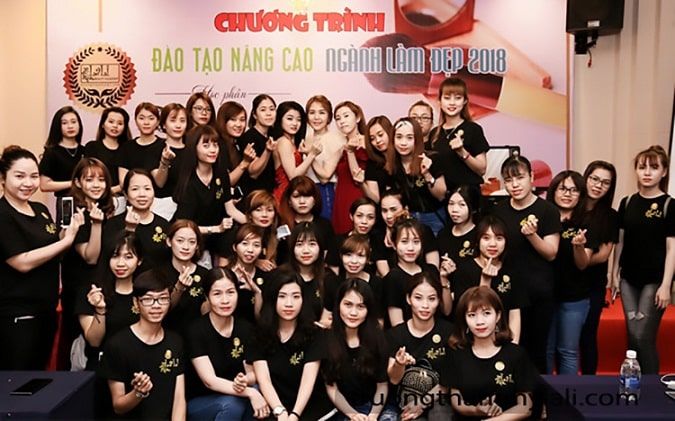 Học viện Thẩm mỹ Lali
