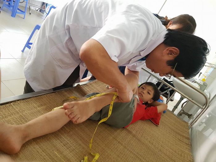 Hình ảnh đội ngũ y bác sĩ tận tâm tại Bệnh viện Phục hồi chức năng Hà Nội