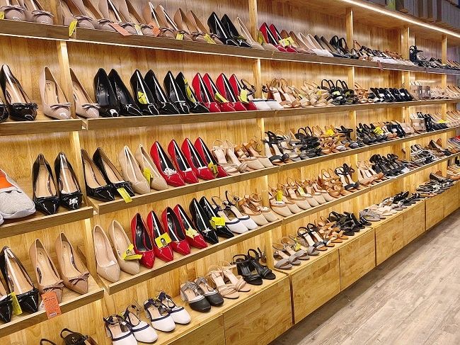 Factory Outlet - Địa chỉ vàng giày thương hiệu
