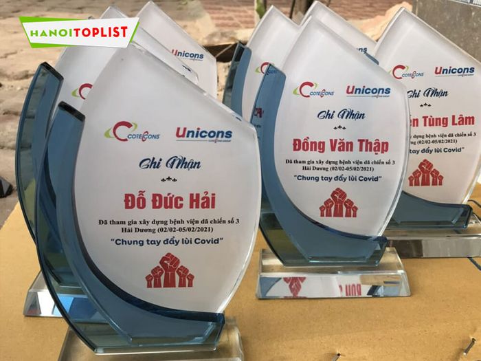 mua-ky-niem-chuong-ha-noi-tai-qua-tang-sen-viet-Tripi