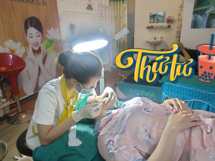 Hình ảnh quy trình chăm sóc da chuyên nghiệp tại Trang Nguyễn Beauty