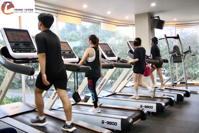 Hình ảnh phòng tập yoga hiện đại tại Trung Tuyền