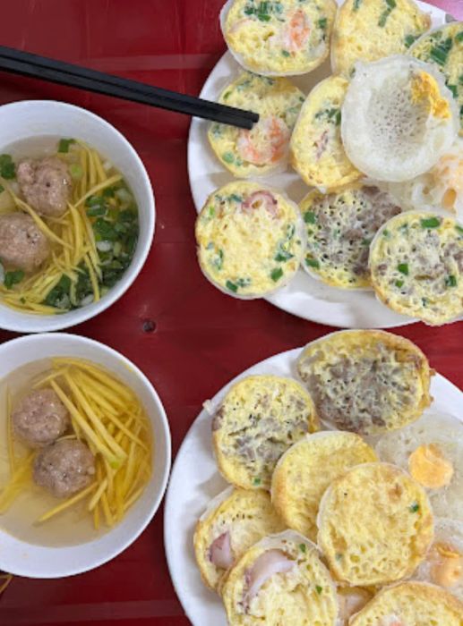 Hình ảnh bánh căn 07 Tăng Bạt Hổ vàng ươm