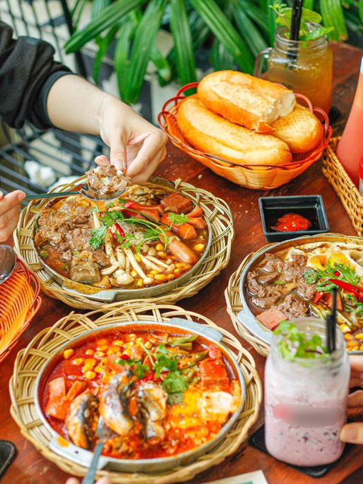 Hình ảnh món bánh mì chảo đặc trưng tại Bánh Mì Chảo 1995