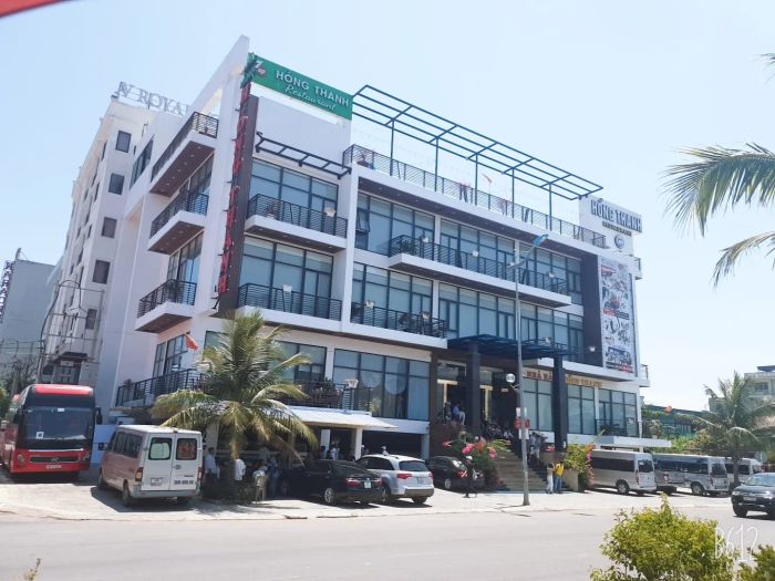 Không gian ẩm thực đa tầng hiện đại