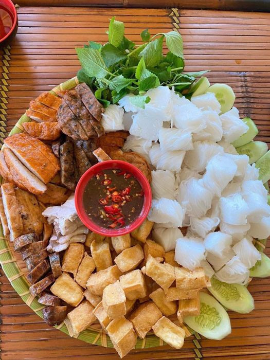 Không gian sang trọng tại Bún Đậu Mẹt 1950 Vinh