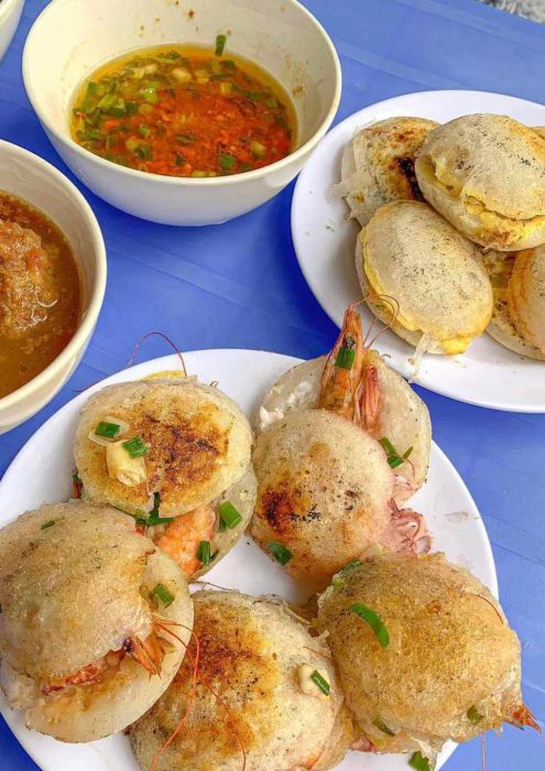 Hình ảnh bánh căn Vinh vàng ruộm hấp dẫn