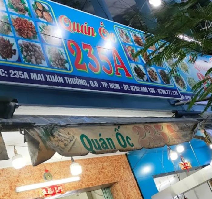 Không gian ấm cúng tại Ốc 235A với đa dạng các loại ốc