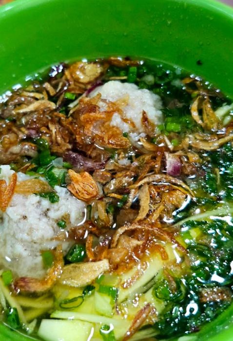 Hình ảnh bánh căn Nhà Chung vàng ươm hấp dẫn