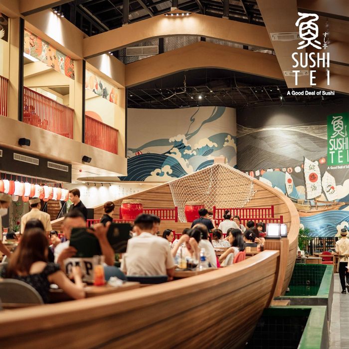 Không gian ấm cúng tại Sushi Kei