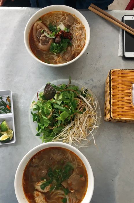 Hình ảnh 2 - Bún Bò Nga Mô: Sắc màu ẩm thực đặc trưng