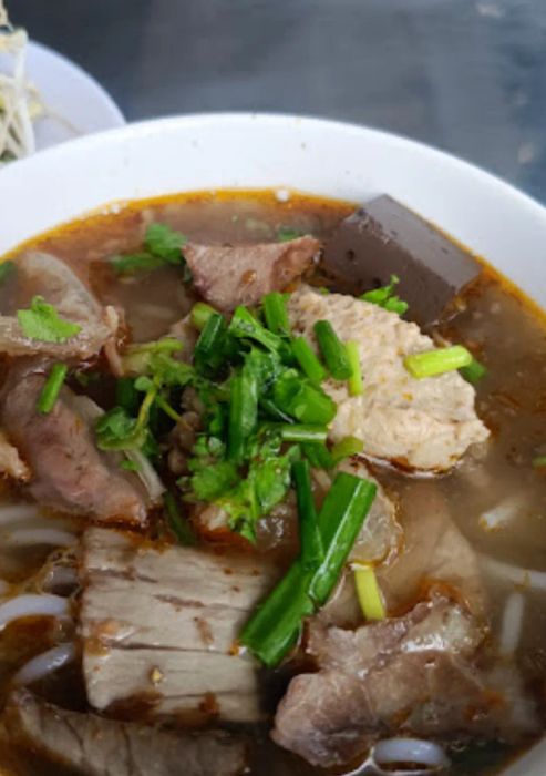 Hình ảnh 1 - Bún Bò Nga Mô: Tô bún Huế đậm đà chuẩn vị