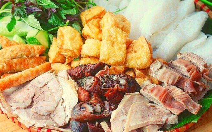 Khám phá những quán bún đậu mắm tôm ngon và nổi tiếng tại Bình Chánh, nơi mang đến hương vị đặc trưng không thể bỏ qua. Dưới đây là những địa chỉ mà bạn không thể bỏ lỡ!