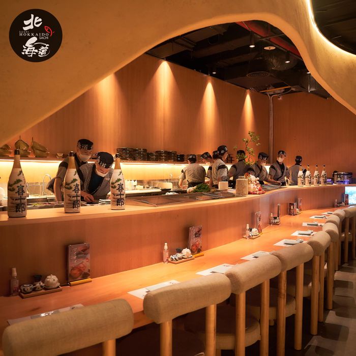Không gian sang trọng tại Sushi Hokkaido Sachi
