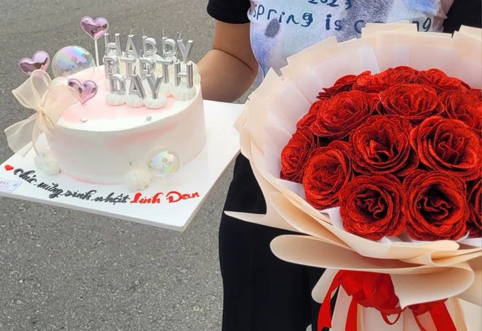 Tiệm Bánh và Hoa Tươi-Funny ảnh 2
