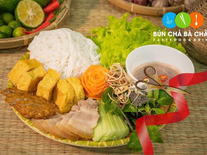 Không gian ấm cúng tại Bún Bà Chằn